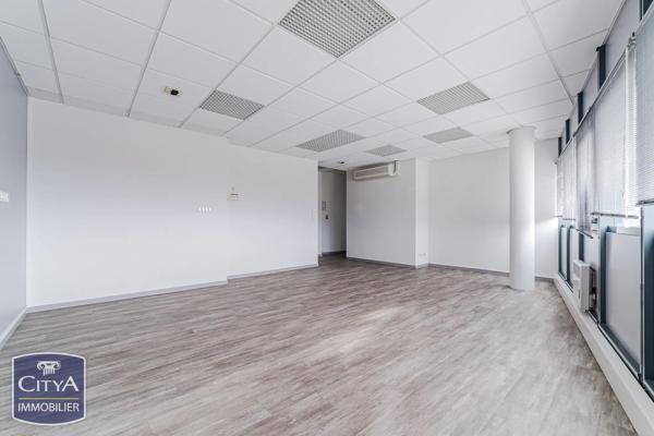Local professionnel à vendre 77m² Tours (37000)