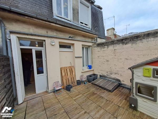 Saint Pierre sur dives centre,

Mur commerciaux d'une boulangerie en activité
cet immeuble c...