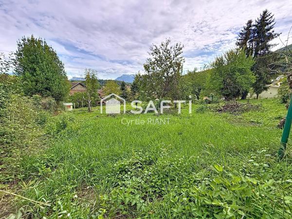 Maison avec terrain divisible et annexes