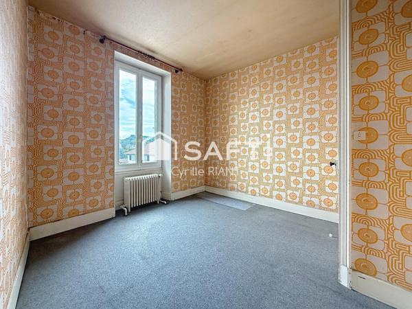 Maison avec terrain divisible et annexes