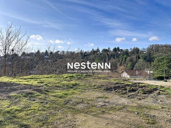 TERRAIN SAINT CYR AU MONT D'OR 1198 M² LIBRE CONSTRUCTEUR ET HORS LOTISSEMENT