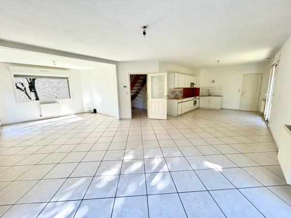 Maison
                                                                                                                                                                                                                                                                                                                        5 pièce(s)                                                                                                                                                                                                          4 chambre(s)                                                                                                                                                                                                          129  m²