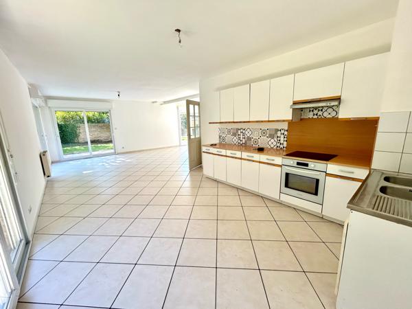 Maison
                                                                                                                                                                                                                                                                                                                        5 pièce(s)                                                                                                                                                                                                          4 chambre(s)                                                                                                                                                                                                          129  m²