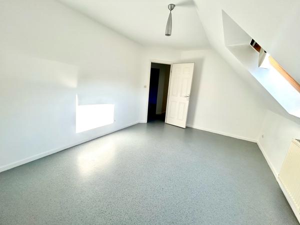 Maison
                                                                                                                                                                                                                                                                                                                        5 pièce(s)                                                                                                                                                                                                          4 chambre(s)                                                                                                                                                                                                          129  m²