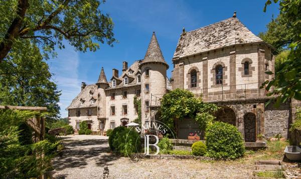 Aurillac, Manoir 11 Chambres -  500 m² à vendre