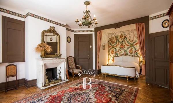 Aurillac, Manoir 11 Chambres -  500 m² à vendre