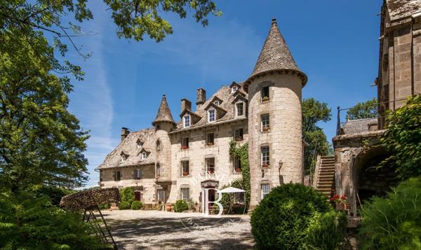 Aurillac, Manoir 11 Chambres -  500 m² à vendre