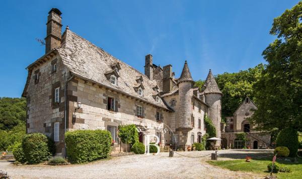 Aurillac, Manoir 11 Chambres -  500 m² à vendre