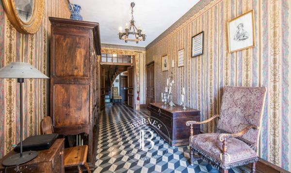 Aurillac, Manoir 11 Chambres -  500 m² à vendre