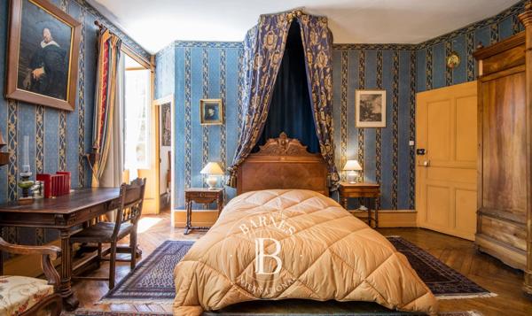 Aurillac, Manoir 11 Chambres -  500 m² à vendre