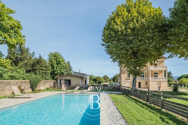 Le Pont-de-Beauvoisin, Propriété 6 Chambres -  449 m² à vendre