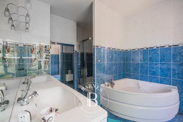 Le Pont-de-Beauvoisin, Propriété 6 Chambres -  449 m² à vendre