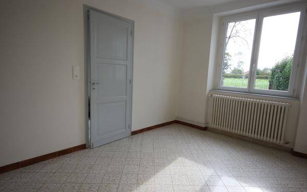 Maison à louer    2 pièces •  Sallespisse