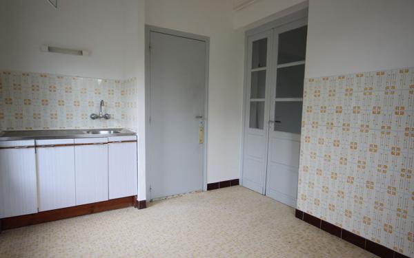 Maison à louer    2 pièces •  Sallespisse