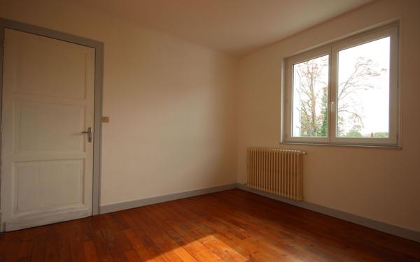 Maison à louer    2 pièces •  Sallespisse