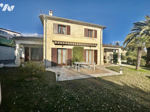 CHATEAUNEUF DE GRASSE - BELLE VILLA DE 100M² AVEC VUE MER