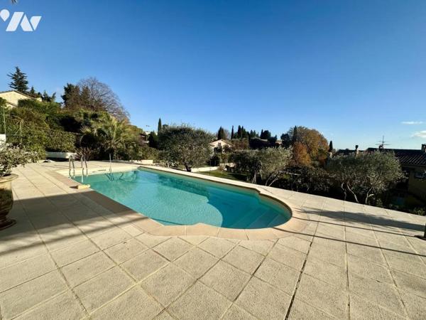 CHATEAUNEUF DE GRASSE - BELLE VILLA DE 100M² AVEC VUE MER