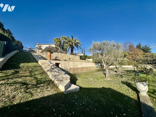 CHATEAUNEUF DE GRASSE - BELLE VILLA DE 100M² AVEC VUE MER