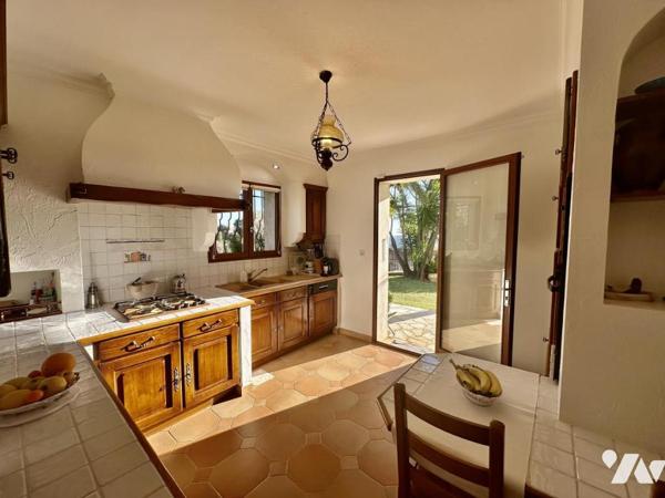 CHATEAUNEUF DE GRASSE - BELLE VILLA DE 100M² AVEC VUE MER