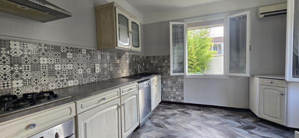 Caumont-sur-Durance (84510) PROPRIETE 225M² avec 2 logements, PISCINE, TERRAIN 1490m²