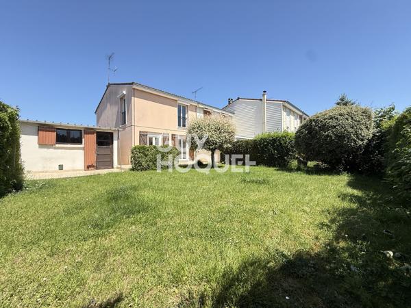 Maison familiale avec jardin et garage