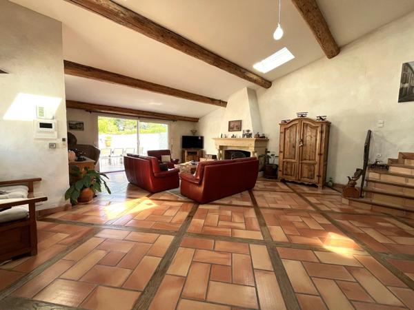 VIAS - HERAULT - 3 CHAMBRES - PISCINE - DEPENDANCES - GARAGE - CALME -