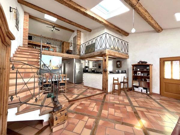 VIAS - HERAULT - 3 CHAMBRES - PISCINE - DEPENDANCES - GARAGE - CALME -