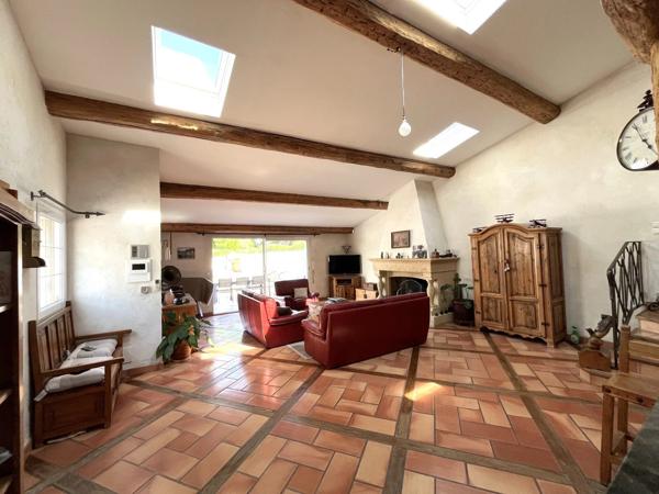 VIAS - HERAULT - 3 CHAMBRES - PISCINE - DEPENDANCES - GARAGE - CALME -