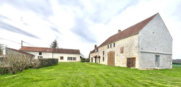 EN VENTE - LA CHARITE SUR LOIRE - ENSEMBLE DE 2 maisons (longère fermette) Terrain 3000 m²