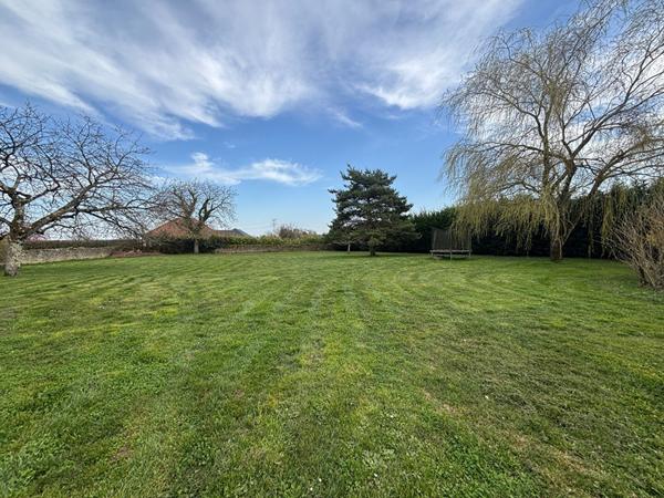 EN VENTE - LA CHARITE SUR LOIRE - ENSEMBLE DE 2 maisons (longère fermette) Terrain 3000 m²