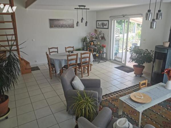 exclusivité Maison d'habitation de 2007 avec 4 chambres