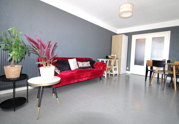 Appartement T3 avec extérieur, parking privatif et cave