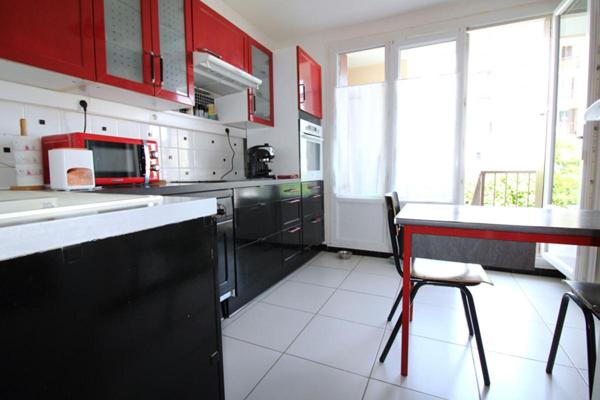 Appartement T3 avec extérieur, parking privatif et cave