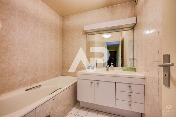 Appartement Rueil Malmaison 3 pièce(s) 69.50 m2 €395 000 ** - Référence 19249