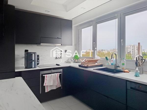 Appartement traversant au pied du métro