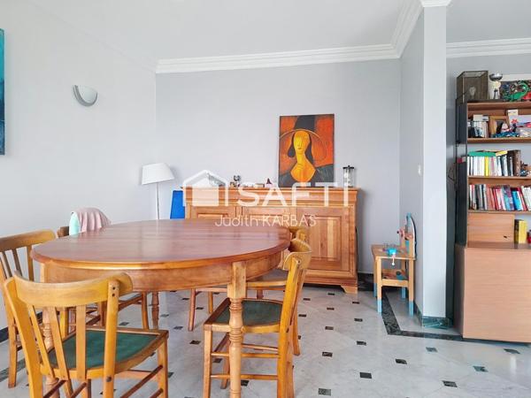 Appartement traversant au pied du métro