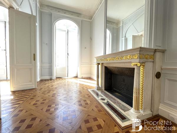 Magnifiques bureaux en triplex de 217 m² au Triangle d'or Bordeaux