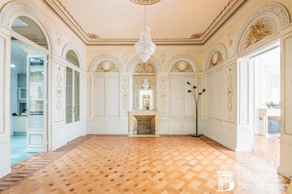 Magnifiques bureaux en triplex de 217 m² au Triangle d'or Bordeaux