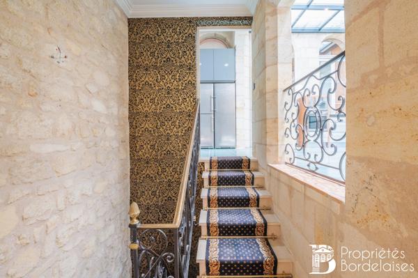 Magnifiques bureaux en triplex de 217 m² au Triangle d'or Bordeaux