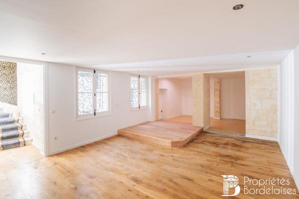 Magnifiques bureaux en triplex de 217 m² au Triangle d'or Bordeaux