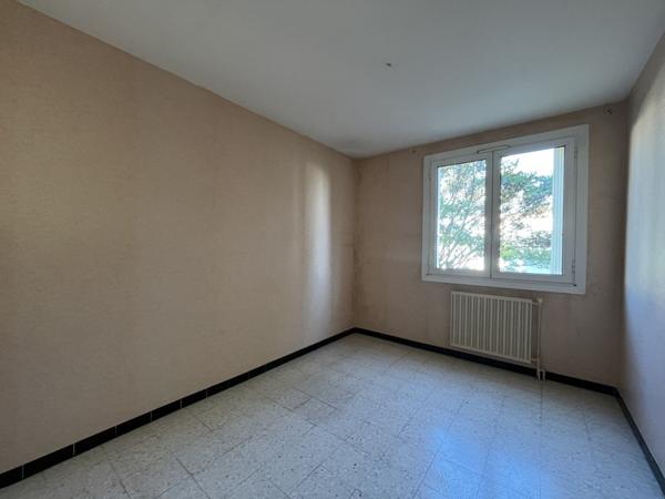 Appartement à louer |                                        Béziers |                                        3 pièces  | 85 m²