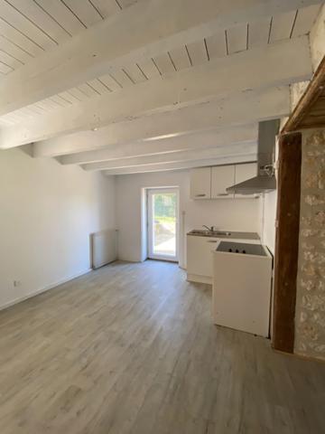 Ruelle. Maison 210 m² avec studio indépendant