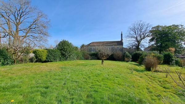 À vendre - Maison, 7 pièces située à Sauveterre-de-Béarn (64390)