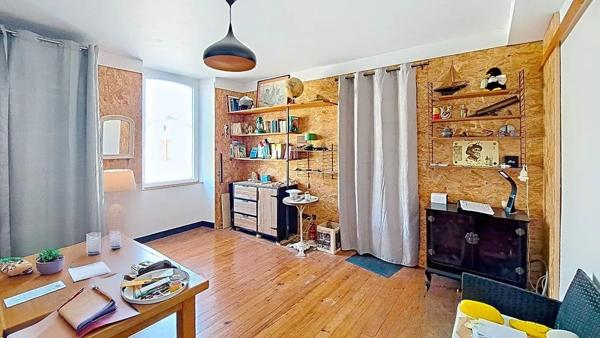 À vendre - Maison, 7 pièces située à Sauveterre-de-Béarn (64390)