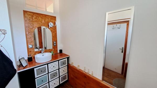 À vendre - Maison, 7 pièces située à Sauveterre-de-Béarn (64390)