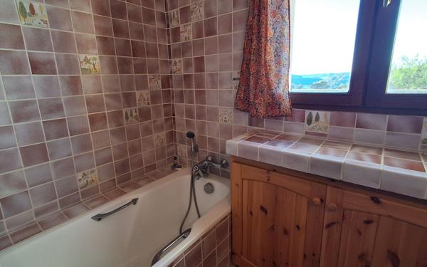 Maison à vendre    5 pièces •  Esparron-de-Verdon