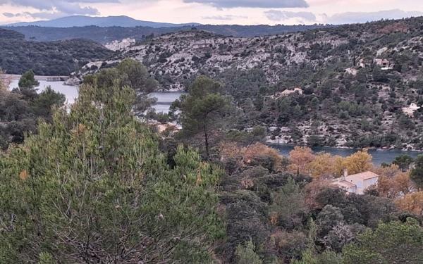 Maison à vendre    5 pièces •  Esparron-de-Verdon