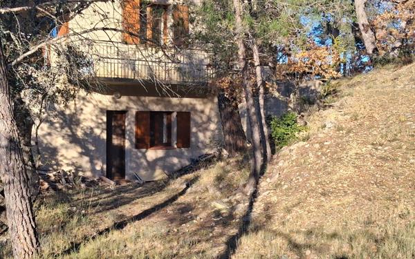 Maison à vendre    5 pièces •  Esparron-de-Verdon