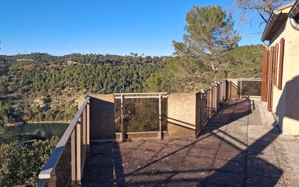 Maison à vendre    5 pièces •  Esparron-de-Verdon