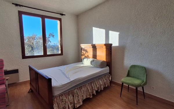 Maison à vendre    5 pièces •  Esparron-de-Verdon